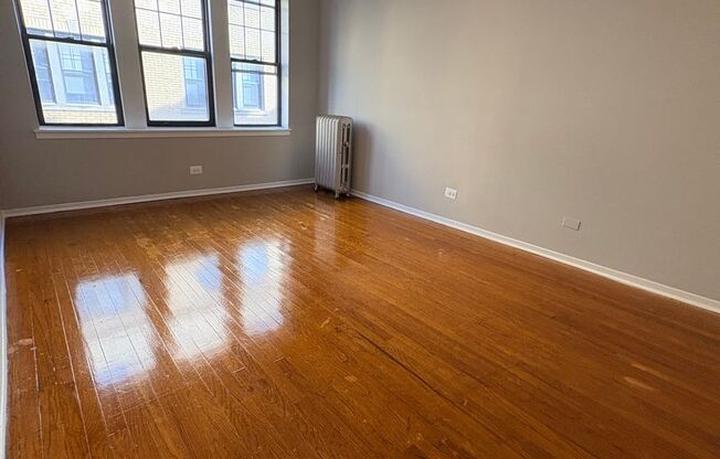 2 beds, 1 bath, 722 sqft, $1,175, Unit CA 127.5-2E