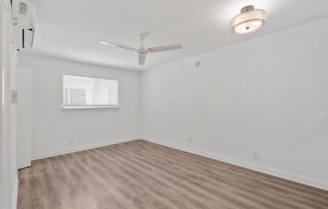4103 Speedway, Unit 205
