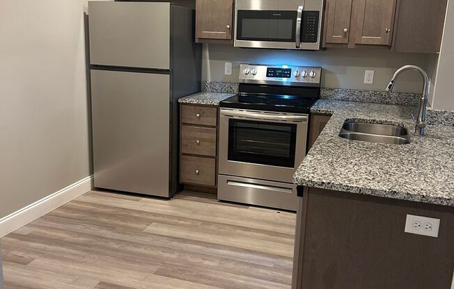 1 bed, 1 bath, 650 sqft, $775, Unit 213