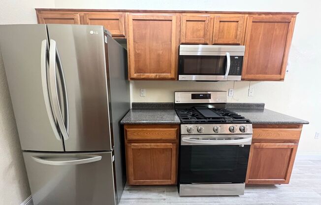 3 beds, 2 baths, $1,595