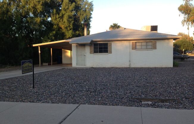**Bright & Connected 1-Bed in Central Tempe**