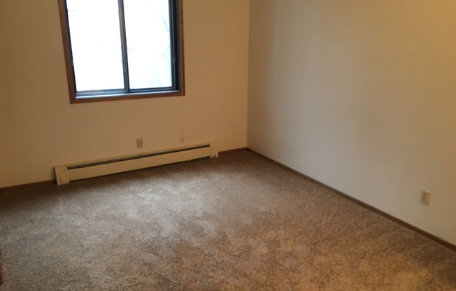 1 bed, 1 bath, 576 sqft, $770, Unit 27