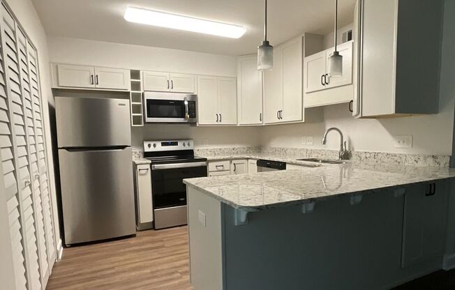 2 beds, 2 baths, 1,068 sqft, $1,757, Unit 1221TrC