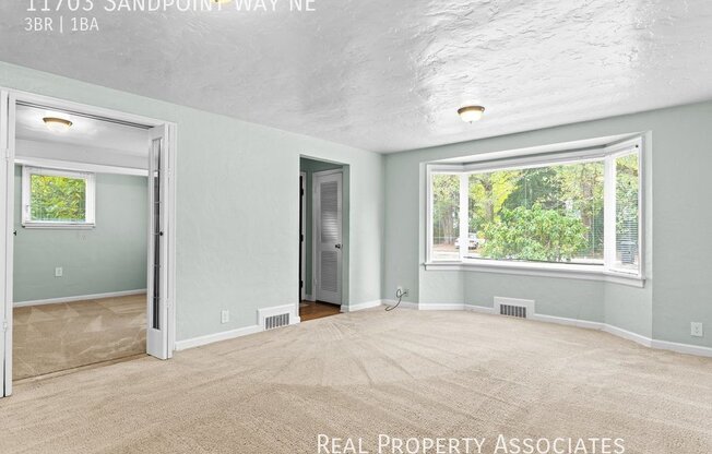 11703 SANDPOINT WAY NE