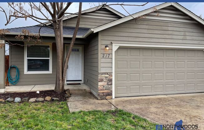 3 beds, 2 baths, $1,950