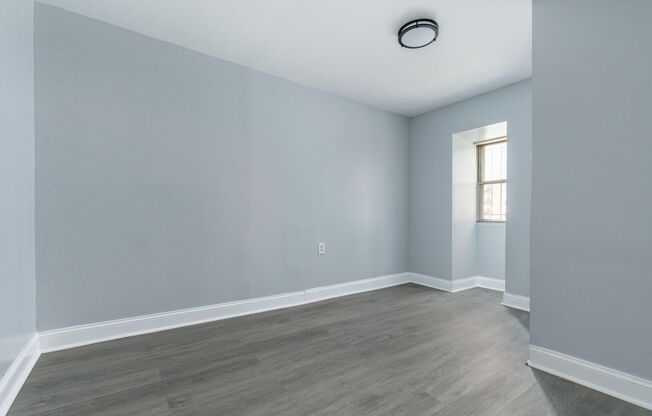 2 beds, 1 bath, 900 sqft, $1,295, Unit 6102-8