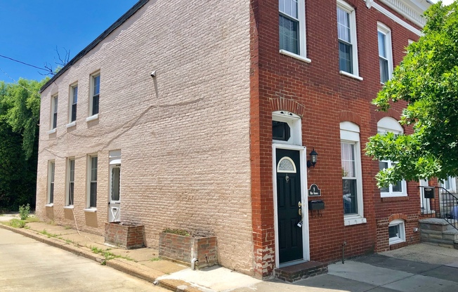 2 Bedroom EOG Townhome in Federal Hill W/ Parking