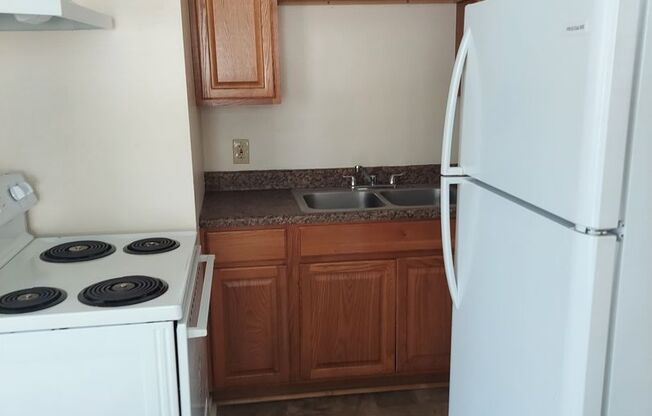 1 bed, 1 bath, 440 sqft, $600, Unit 2