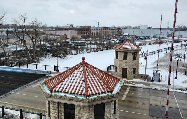 2 beds, 1 bath, 966 sqft, $1,550, Unit 301