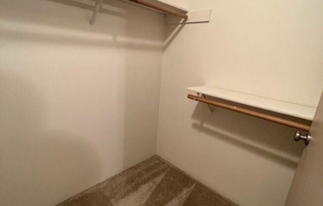 1 bed, 1 bath, 800 sqft, $1,565, Unit 1326