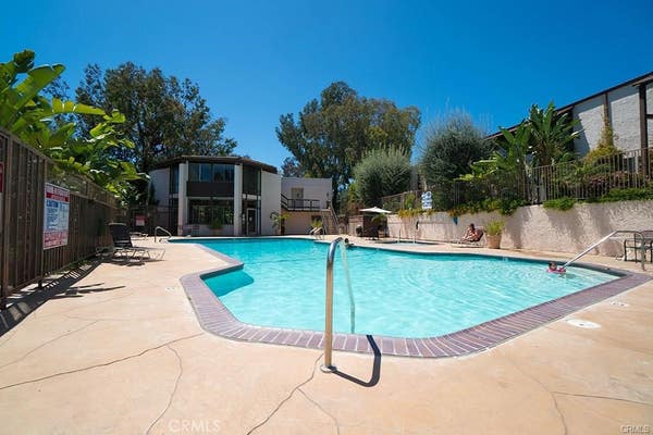 322 S MIRALESTE DR