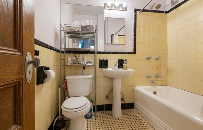 1 bed, 1 bath, 445 sqft, $2,800, Unit 608