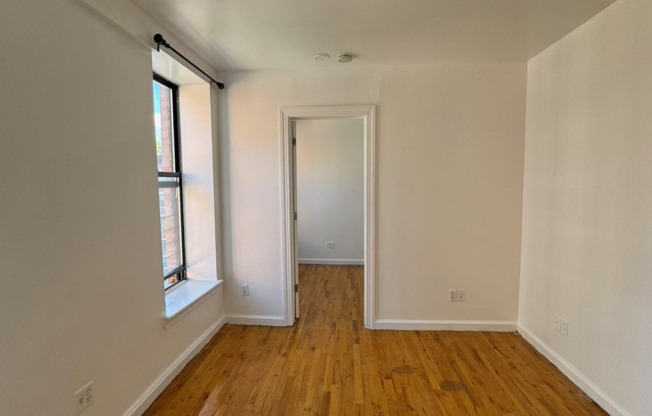 2 beds, 1 bath, $2,100, Unit 5C