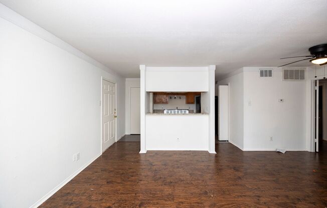 1 bed, 1 bath, $995, Unit Unit#825