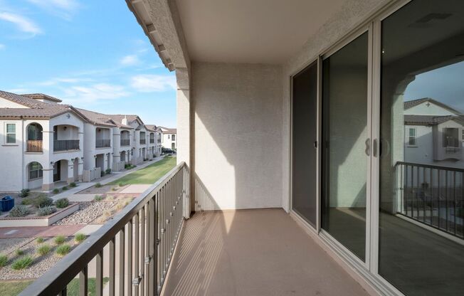 Like Brand New Luxurious Modern 3 Bedroom 2 Bath Townhome in Warner Meadow – Rare Rental Opportunity!
