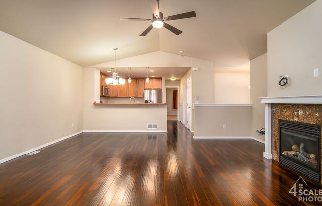 Beautiful East Anchorage 4 Bedroom Townhome