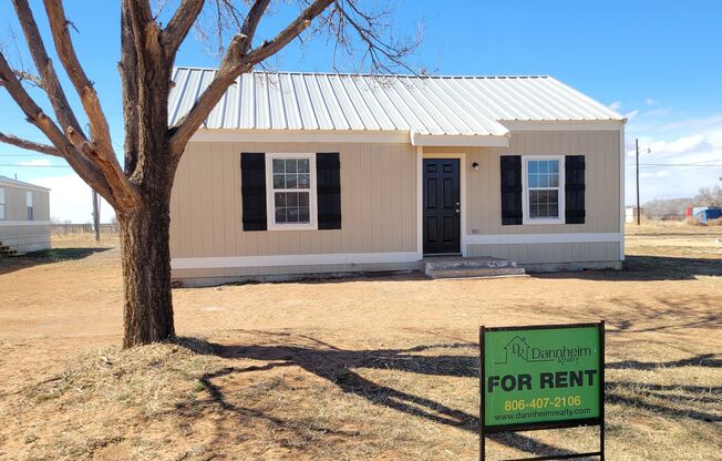 SLATON CHARMER! Totally Remodeled!! Available March 1st! 2/1 Polished Hardwood Floors!