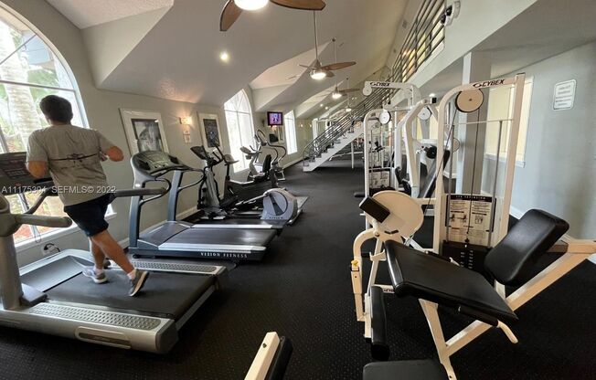 2 beds, 2 baths, $1,950, Unit Unit #128