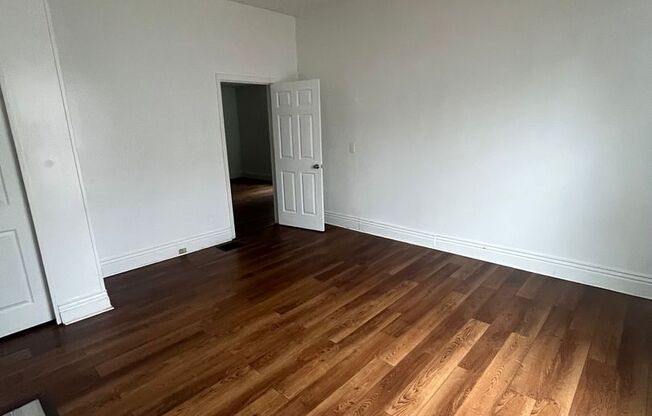 Gorgeous 3 bedroom updated house!