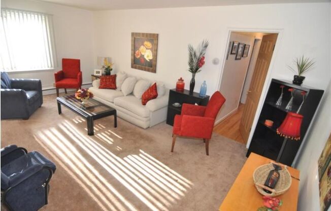 2 beds, 1 bath, 900 sqft, $1,369, Unit 4430-104