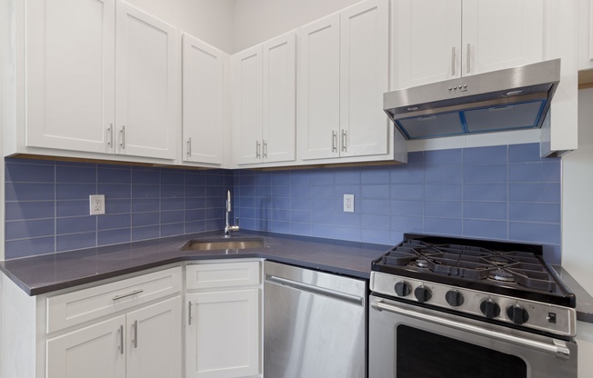 4623 5 AVE