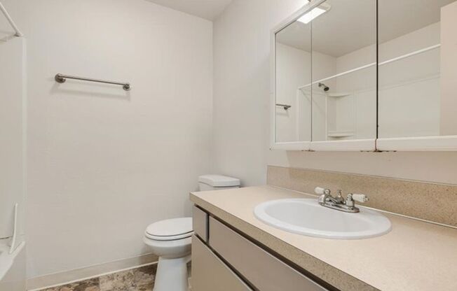 2 beds, 1.5 baths, 1,100 sqft, $1,695, Unit 56