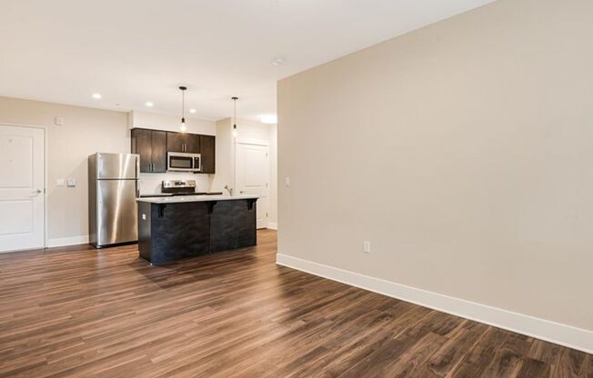 2 beds, 1 bath, 751 sqft, $1,995, Unit 305