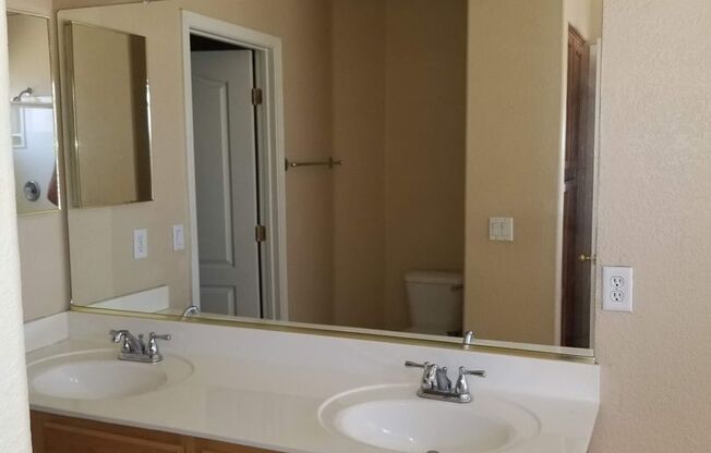 3 bed/2bath great Mesa location with Gilbert Schools!