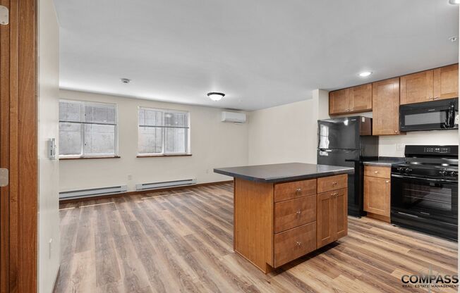 Studio, 1 bath, 450 sqft, $995, Unit 003