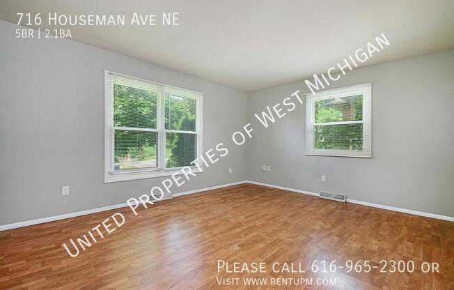 716 HOUSEMAN AVE NE