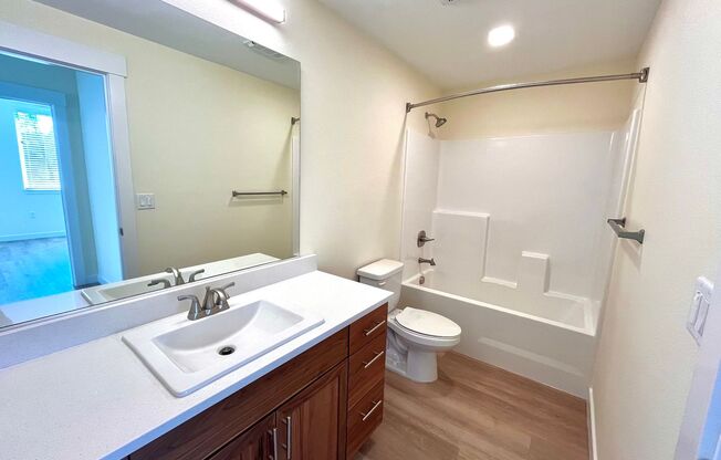 1 bed, 1 bath, 800 sqft, $1,600, Unit E205
