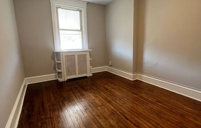 2 beds, 1 bath, $1,350