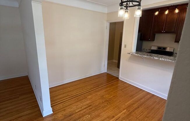 2 beds, 1 bath, 753 sqft, $1,409, Unit 208