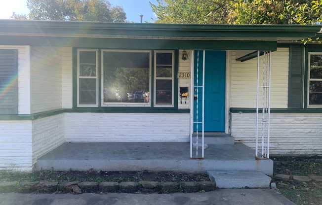 3 beds, 1 bath, $1,095