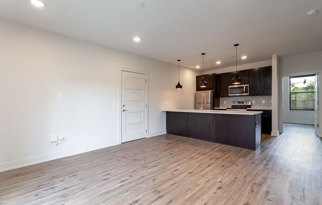 2 beds, 2 baths, 785 sqft, $2,425, Unit 1050 N 4th St. Apt. 216