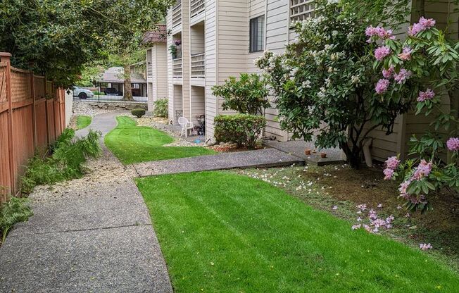 1 bed, 1 bath, 610 sqft, $1,725, Unit F303