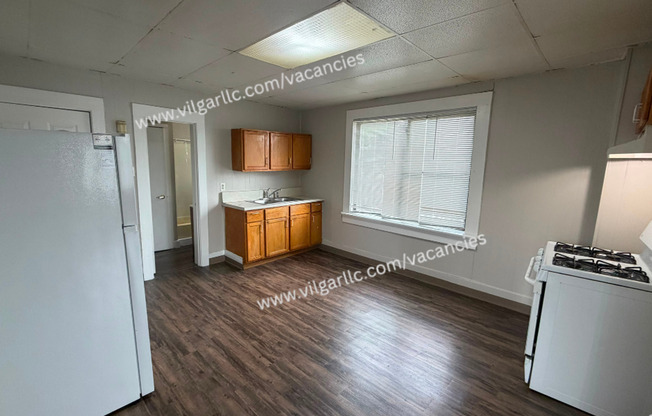 1202 W 151st