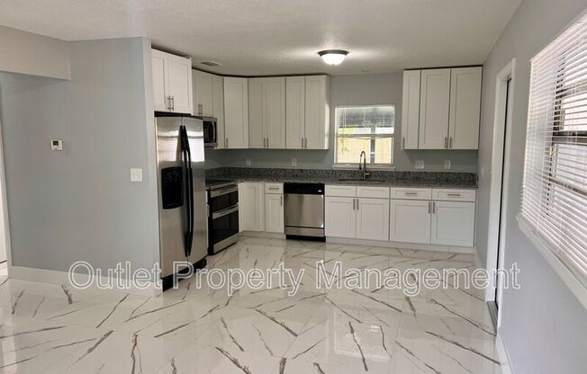 2713 GEOFFREY DR
