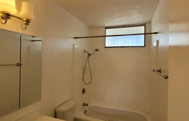 2 beds, 1 bath, $1,995