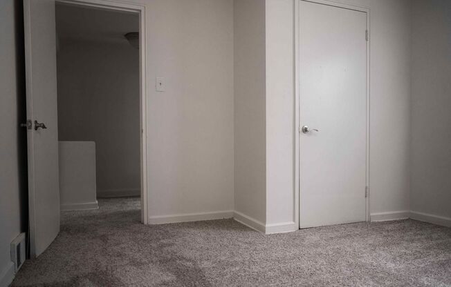 3 beds, 1 bath, 1,170 sqft, $1,450, Unit E111