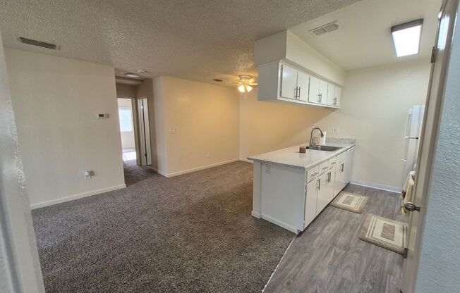 2 beds, 1 bath, 920 sqft, $1,800, Unit 18
