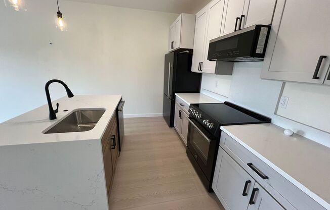 2 beds, 2 baths, 1,070 sqft, $2,025, Unit 306