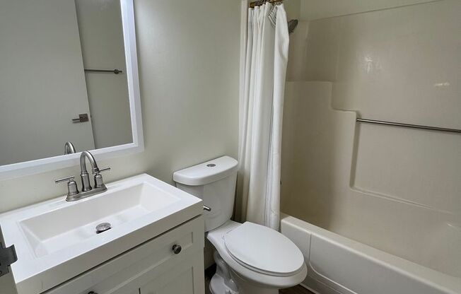 Studio, 1 bath, 400 sqft, $995, Unit 339W