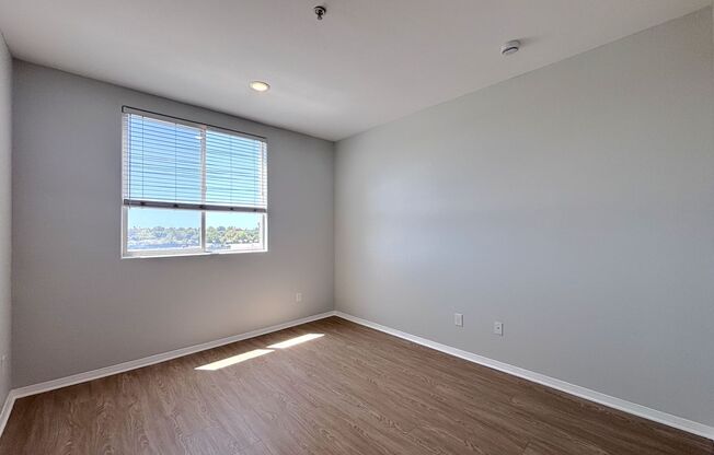 1 bed, 1 bath, 705 sqft, $2,548, Unit 322