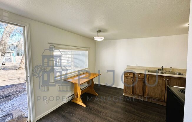 1 bed, 1 bath, $850, Unit 429 1/2