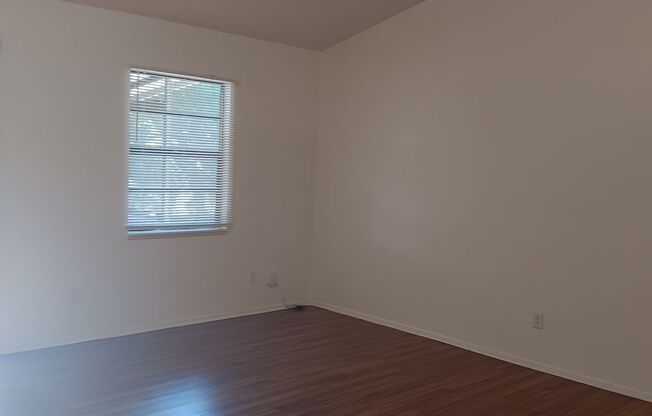Charming 3 Bedroom 2 Bathroom Single Family Home in Cape Coral