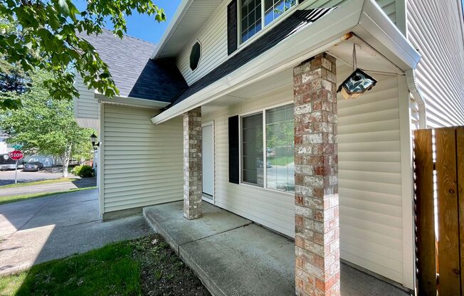 4-Bedroom Home in Bethany!