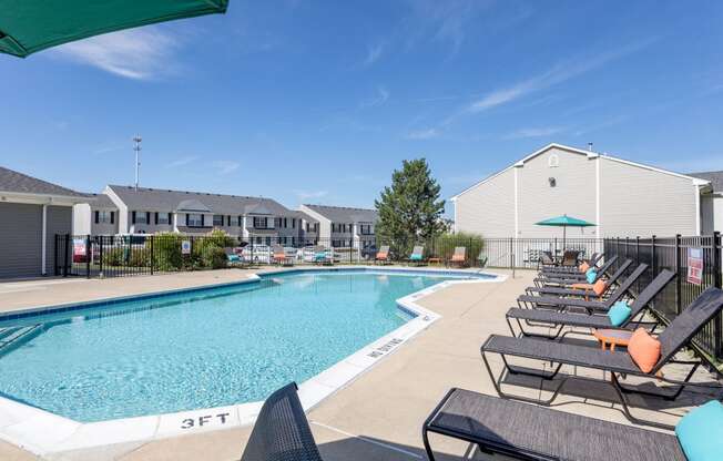 Arbor Club Sparkling Pool