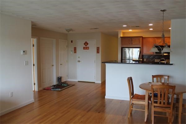 2 beds, 2 baths, 1,303 sqft, $2,800, Unit 303