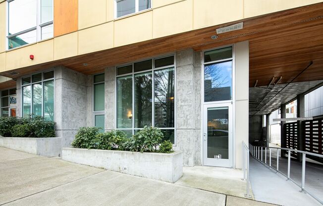 1 bed, 1 bath, 1,005 sqft, $2,795, Unit 102